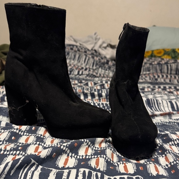 Shoes - Elegant Black Women's Ankle Boots worn only a handful of times